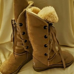 Authentic UGG Nomad Tall Boots (RARE!) Size 8